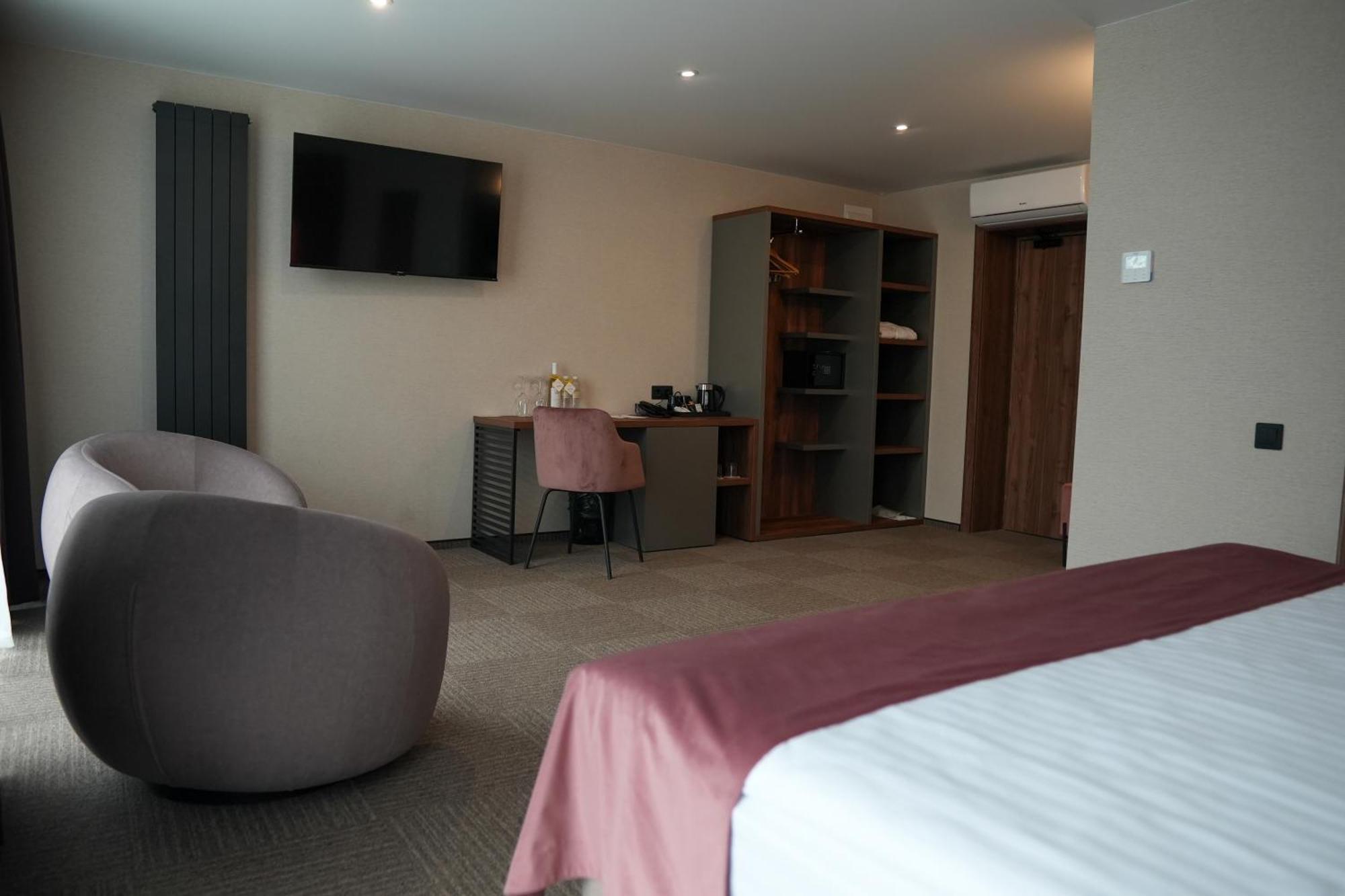 Optima Collection River Park Lutsk Ngoại thất bức ảnh